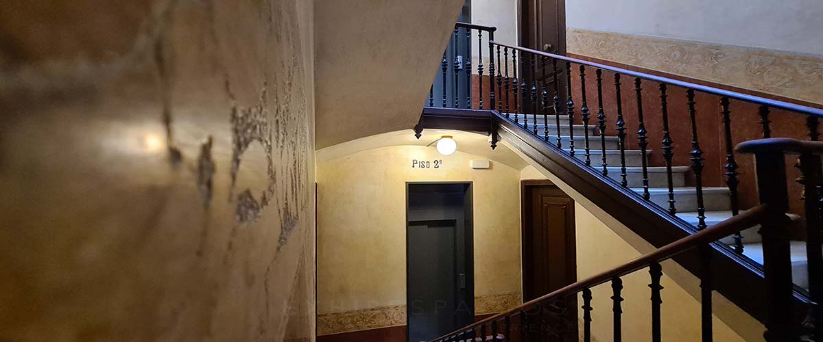 rehabilitación de escaleras de edificios antiguos y restauración de escaleras antiguas